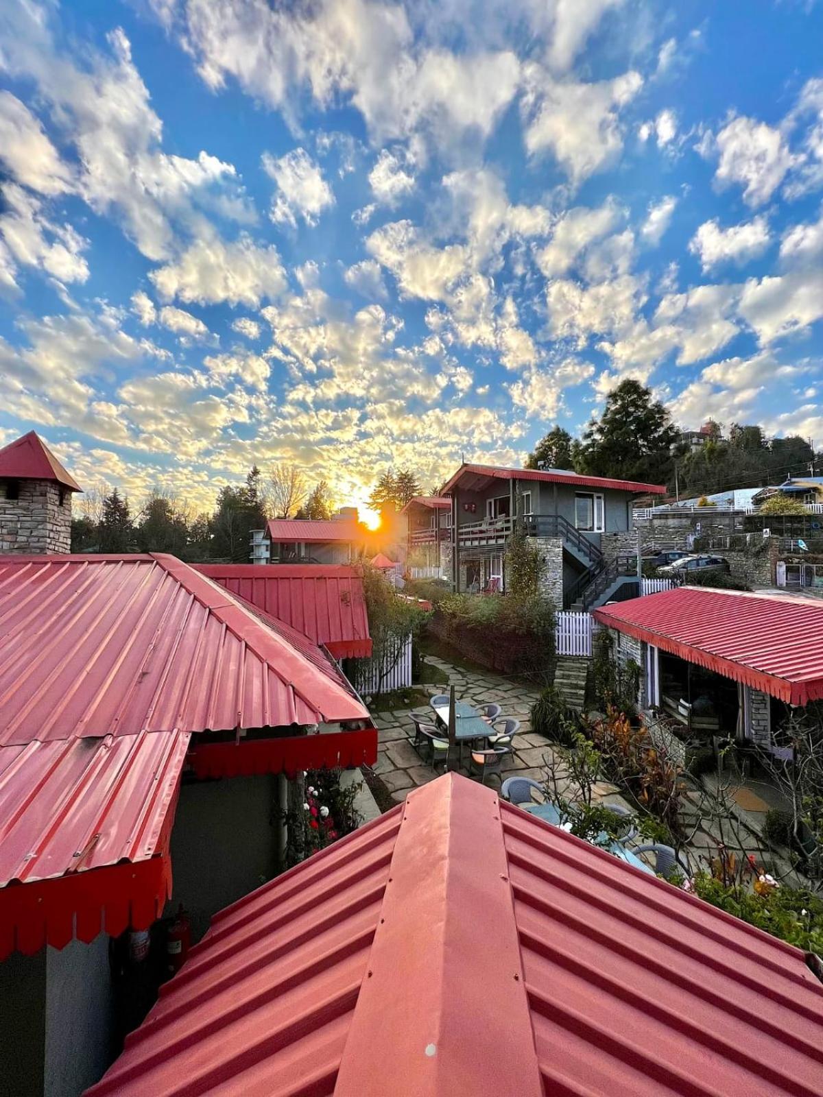 The Birdcage, Mukteshwar Hotell Eksteriør bilde